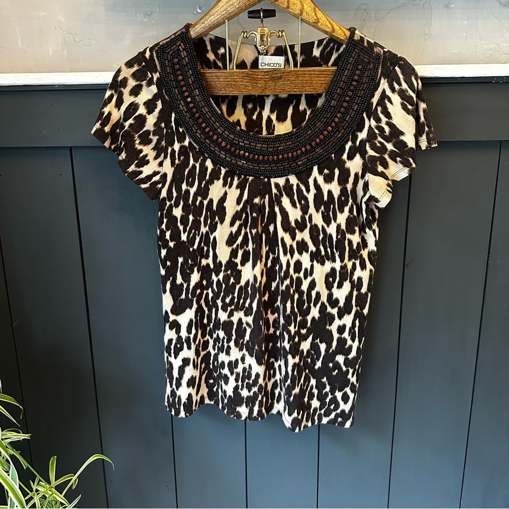 Chico's Beaded Scoop Neck Pullover Brown Animal Print Short Cap Sleeve sz 0